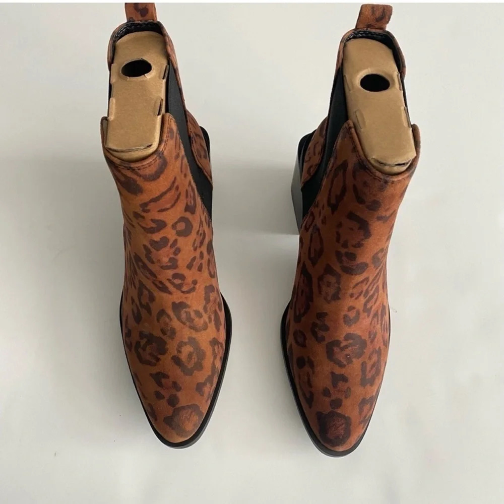 New Vince Camuto Kreshna Chelsea boot leopard print leather booties animal - Picture 6 of 12